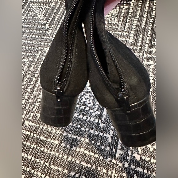 RON WHITE Odelia Water Resistant Bootie Faux Suede Block Ankle Boots 9.5US EUR40 - Picture 6 of 16